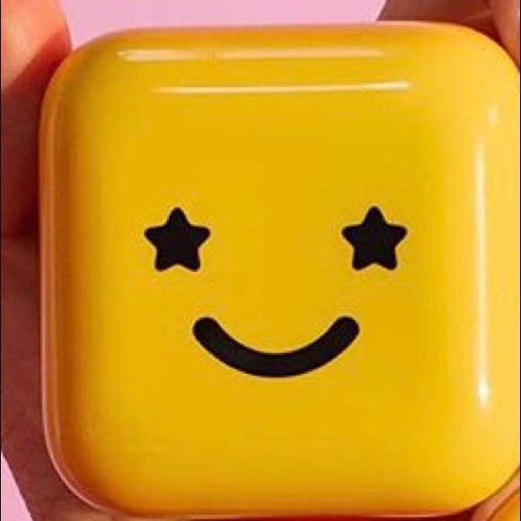 Meet your Posher, Amelia - Picture 1 of 1